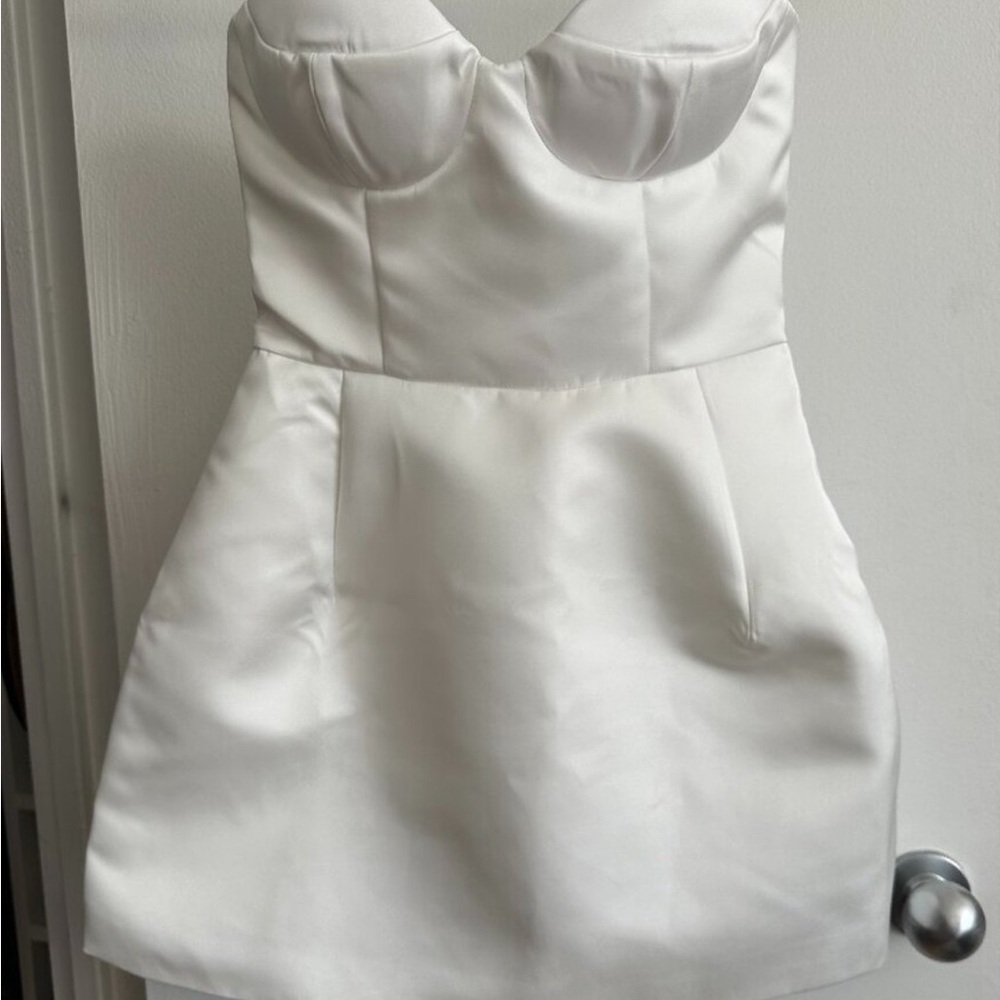 Elegant White Midi Dress